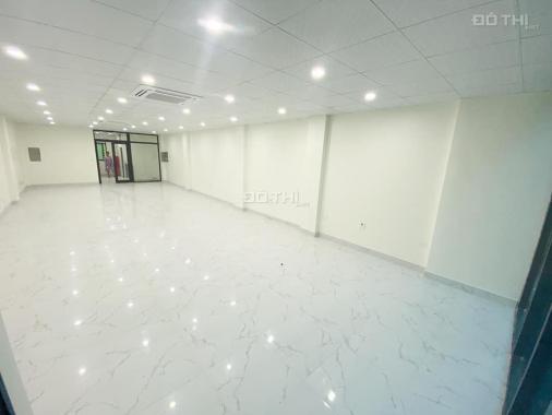Mặt đường Nguyễn Trãi, 100m2 vuông sàn, không cột, giá thuê ưu đãi
