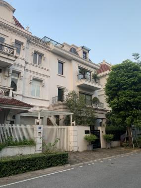 Cho thuê biệt thự siêu đẹp 280m2 đủ đồ tại T1 Ciputra, Tây Hồ, Hà Nội