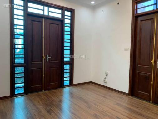 Chính chủ bán gấp nhà trung tâm quận Long Biên 30m2