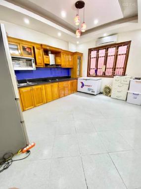 Cho thuê nhà Núi Trúc 6 tầng full đồ đẹp đúng như hình ảnh