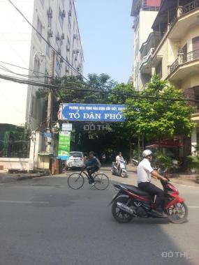 Cho thuê nhà ngõ 1 phố Phạm Tuấn Tài, Cầu Giấy diện tích 45m2 x 5 tầng. Giá 15 triệu/th