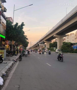 Bán gấp nhà mặt phố Nguyễn Trãi, 55m2 x 5 tầng giá 8.5 tỷ, vỉa hè đá bóng, KD đa dạng