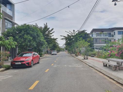 Bán lô đất đường Bùi Thiện Ngộ 300 m2 kẹp vệt cây xanh - Hòa Xuân