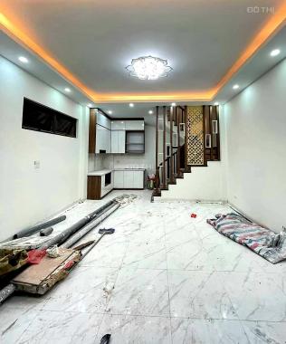 Nhà mới lô góc phố Nguyễn Tuân 40m2 6 tầng, MT 5m. Giá 4,3 tỷ