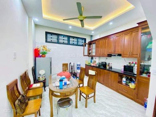 Duy nhất nhà lô góc, 50m2, 4T, 5PN chỉ 4.2 tỷ phố Bà Triệu, Hà Đông