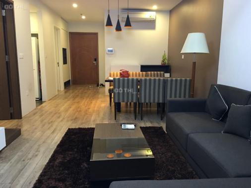 Cho thuê căn hộ 2 PN đầy đủ nội thất chung cư Vinhomes Nguyễn Chí Thanh. LH hotline: 0986261383