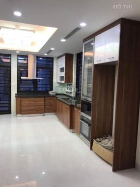 Hiếm, lô góc, tòa nhà 2 mặt phố Láng Hạ, quận Đống Đa, 7 tầng thang máy, văn phòng, 80m2