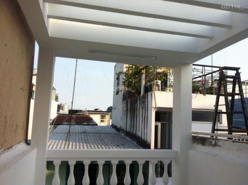 Bán nhà 5 tầng Đoàn Văn Bơ, DTSD hơn 100m2, giá 3,8 tỷ bớt lộc