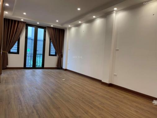 Bán gấp nhà 5 tầng 62m2 cạnh ủy ban phường La Khê, phân lô, ô tô, nhỉnh 5 tỷ