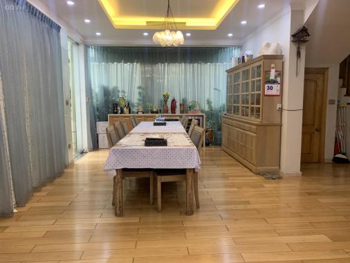 Bán biệt thự 300m2 giá siêu hot dãy C2 Ciputra, Quận Tây Hồ, Hà Nội. LH 0988154585