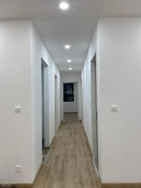 Chuyên cho thuê CH căn góc 3PN cơ bản, 106m2 tại Hà Nội Paragon, cầu giấy, 11tr/th, 0944.986.286