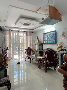 Bán nhà đường Điện Biên Phủ, Bình Thạnh, giá rẻ, 70m2, 2 lầu, 2 PN, HXH
