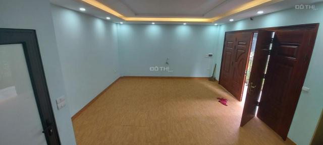 Bán nhà 521 An Dương Vương, Tây Hồ, gần ô tô, 40m2, 5T, 3.15 tỷ. TL 0386495539