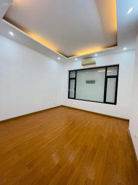 Bán nhà gần trường chuyên Nguyễn Huệ, Hà Đông, 40m2, 4 ngủ, vào ở ngay