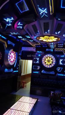 Bán quán karaoke ngay chợ Phú Thọ 1 trệt 2 lầu 165m2, doanh thu 300tr/tháng; giá 10 tỷ