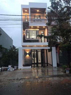 Chính chủ gửi bán nhà 3 tầng mặt tiền Diệp Minh Châu, Hoà Xuân, Đà Nẵng. 5,4 tỷ