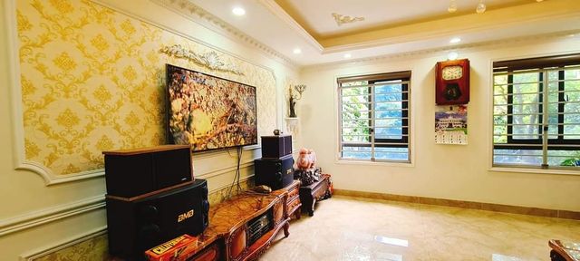Chính chủ bán siêu biệt thự Văn Phú 150m2, vị trí vàng 3 MT nội thất sang, cho thuê gần 1 tỷ/năm