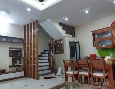 Hơn 3 tỷ có nhà 5 tầng 30m2 tại Cầu Giấy ngõ thông Nguyễn Khang gần trường, chợ, công viên Thủ Lệ