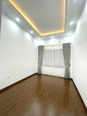 Chính chủ bán nhà siêu đẹp, Nguyên Hồng, 45m2, ô tô quay đầu xe thoải mái, 7,95 tỷ