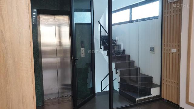 Bán nhà mặt phố Kim Mã, trung tâm quận Ba Đình. Lô góc 35m2/ 7 tầng mới, thang máy, KD tuyệt vời