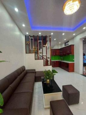 Nhà Hoàng Mai ô tô, 40m2x5t, nội thất vip giá 2,7 tỷ