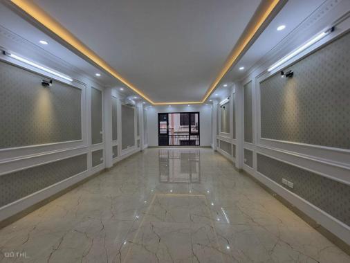 Bán nhà Trần Quốc Hoàn, Cầu Giấy phân lô, ô tô tránh, thang máy, kinh doanh văn phòng giá 16 tỷ