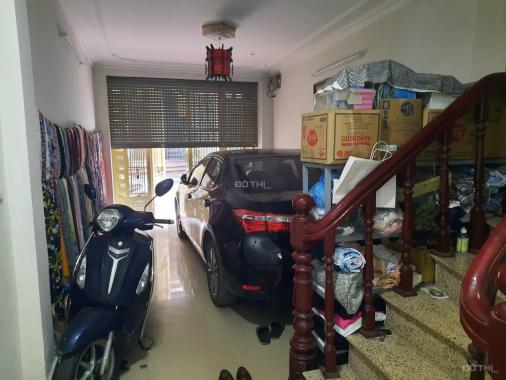 Bán nhà mặt ngõ 357 phố Tam Trinh, 45m2, ô tô vào nhà, giá 6,9 tỷ