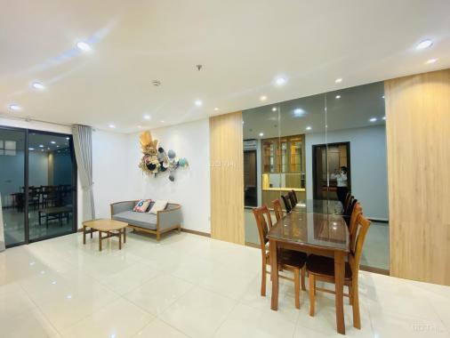 Căn nội thất đẹp 2PN + 108m2 Hà Đô, ban công Đông Nam giá 8.1 tỷ