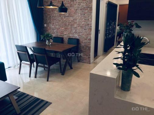 Đang trống căn hộ 1208 chung cư Vinhomes D'Capitale loại 3 ngủ sáng đầy đủ đồ view hồ - Ảnh thật