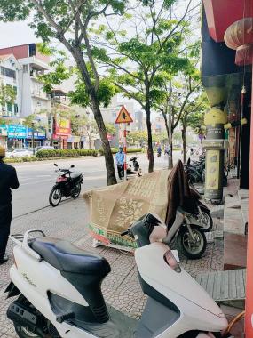 Bán nhà mặt phố Nguyễn Văn Cừ, Long Biên, kinh doanh