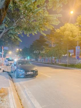 Mặt phố Nguyễn Khánh Toàn - lô góc - 50m2 x 5 tầng - 12,8 tỷ