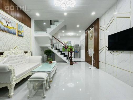 Hiếm, nhà Nguyễn Kiệm, 3 tầng, 4 phòng ngủ, ngang 5m giá chỉ 3,5 tỷ