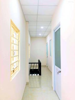 Bán nhà Tân Phú, hẻm xe hơi, 30m2, 2PN, 3,35 tỷ thương lượng