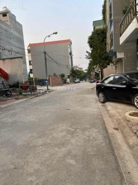 Bán đất tái định cư Tu Hoàng Nhổn DT 40m2 đường 11m ô tô tránh nhau
