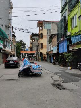 Bán căn hộ tập thể khu P5, phố Tân Mai - Kim Đồng, 50m2, 2 mặt ngõ cực đẹp. Giá 1,2 tỷ