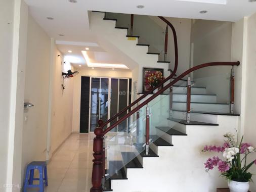 Cho thuê nhà riêng tại phố Hồng Tiến, Phường Bồ Đề, diện tích 80m2 LH: 0855236789