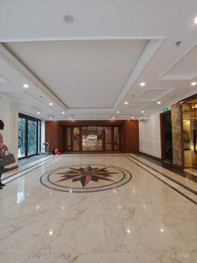 Tòa nhà văn phòng 150m2, 9 tầng mặt phố Hoàng Văn Thái thông sàn hầm vỉa hè 38 tỷ