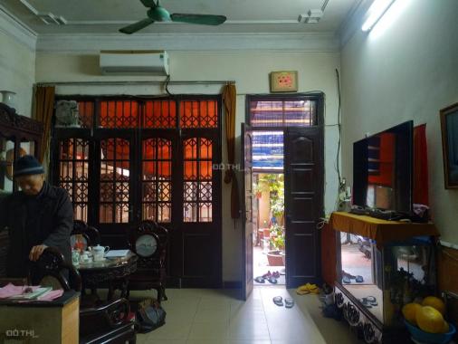 Nhà Nguyễn Văn Cừ, NL - gần phố - MT rộng, sân - ô tô 7 chỗ vào nhà tặng nội thất