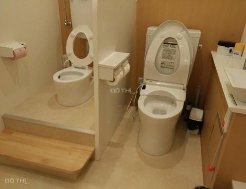 Giá rẻ mặt tiền đường 3/2, 2 tầng, 2 phòng ngủ đẹp, 2WC