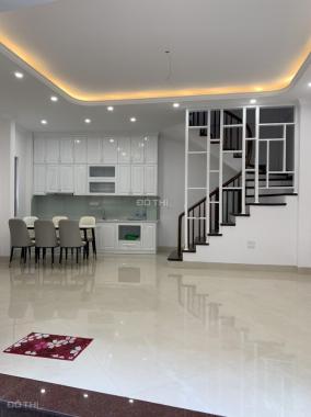 Bán nhà Phan kế Bính, Ba Đình 42m2 xây 5 tầng mới, lô góc 3 mặt thoáng giá 4.85 tỷ