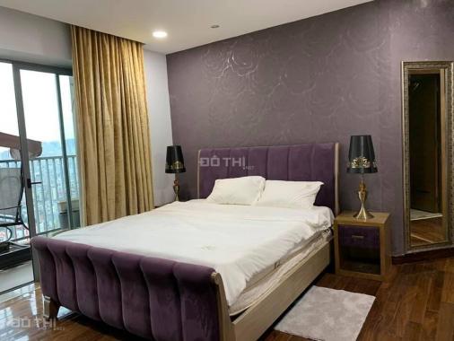 Chính chủ cho thuê căn hộ 160m2, 3 phòng ngủ tòa nhà Vincom Bà Triệu, đầy đủ nội thất như ảnh