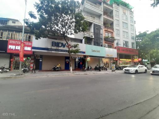 Cho thuê nhà mặt phố Trần Nhân Tông, 120m2 xây 2T, mặt tiền 8.2m, thông sàn, sầm uất KD vàng, bank