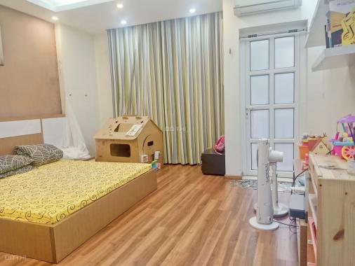 Bán nhà Chùa Láng Đống Đa KD, ô tô gần ĐH Ngoại Thương 48m2, MT 4.5m, giá 8.4 tỷ