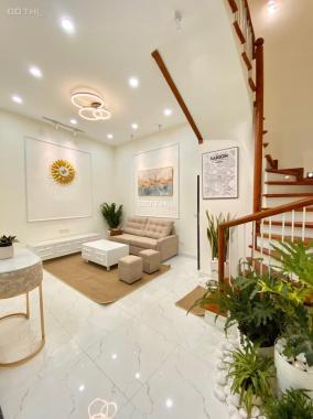 Tôi cần bán nhà đẹp MP Phó Đức Chính, BĐ giá 5,9 tỷ, 23m2x6T, ở luôn