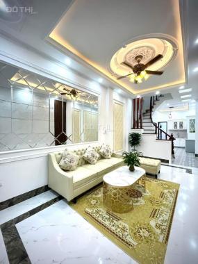 Bán nhà đẹp Tôn Đức Thắng, Đống Đa, tặng nội thất, DT 56m2, 5 tầng, MT 3,3m, giá 5.6 tỷ