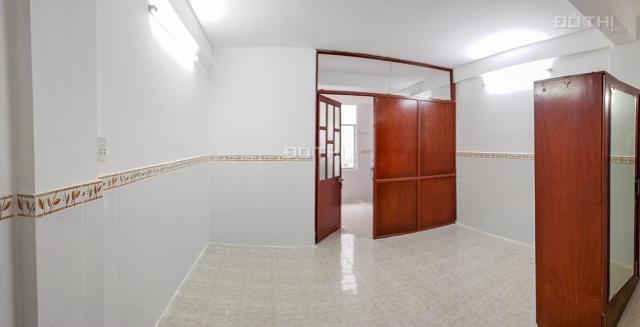 Cho thuê căn hộ CC C3 Tân Vĩnh, Quận 4, 31m2, chỉ 5 triệu/tháng KC21024