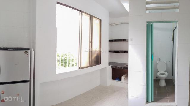 Cho thuê căn hộ CC C3 Tân Vĩnh, Quận 4, 31m2, chỉ 5 triệu/tháng KC21025