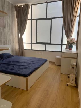 Bán gấp nhà mặt ngõ Đê La Thành, giá 4,3 tỷ 35m2x6T, căn góc, ngõ gần