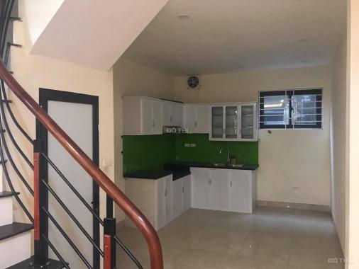 Bán nhà ngõ Lệnh Cư, ĐĐ, giá 4,5 tỷ 38m2x6T, ngõ gần, đẹp ở luôn