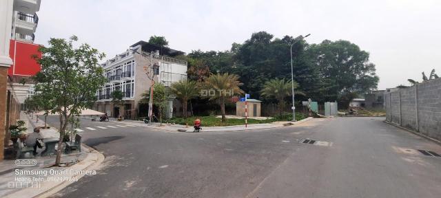 Bán nhà phố thương mại 1 trệt 2 lầu đường Bùi Thị Xuân, P Tân Bình, Tp Dĩ An, Bình Dương